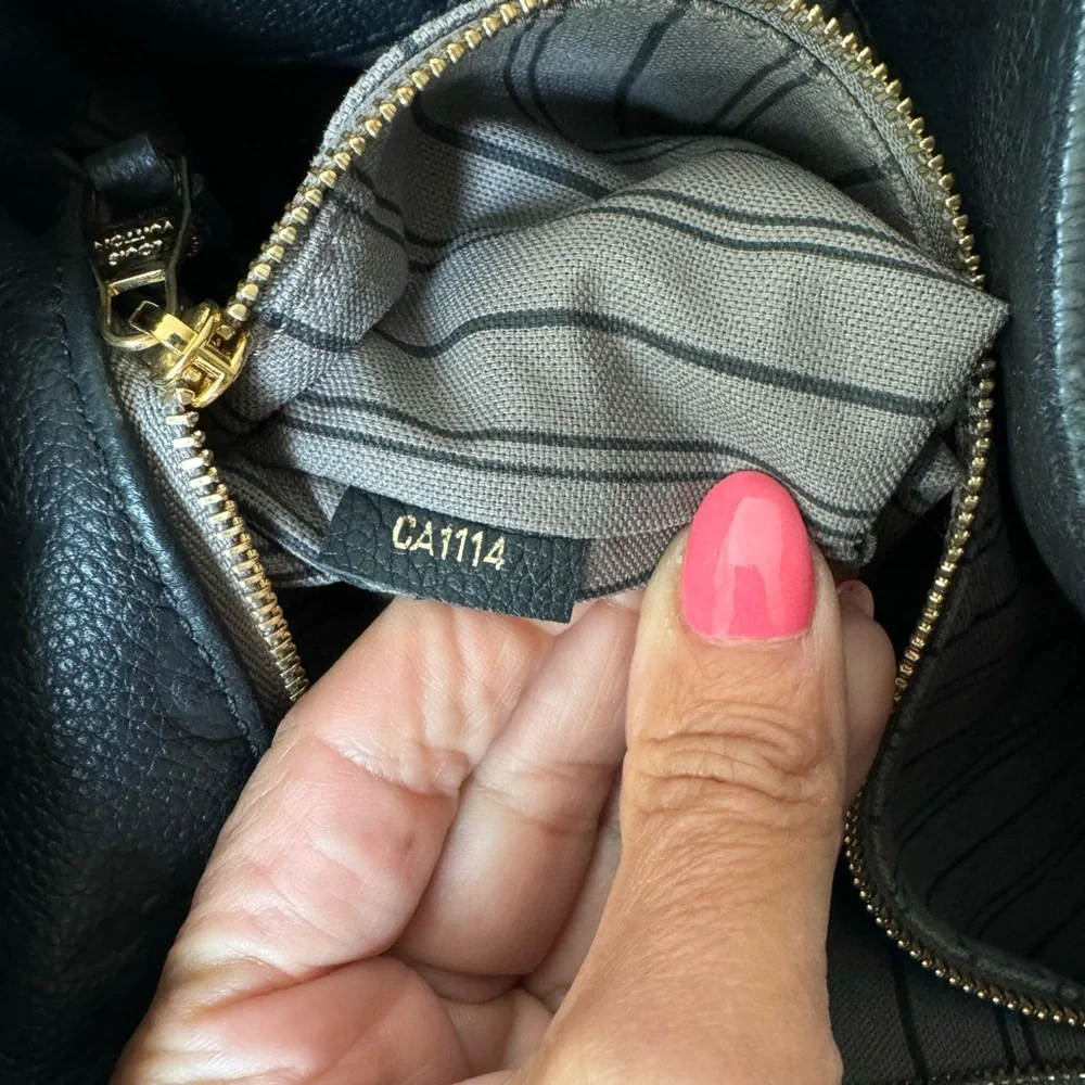 Louis Vuitton Black Monogram Bag with Gold Accents - Picture 4 of 12